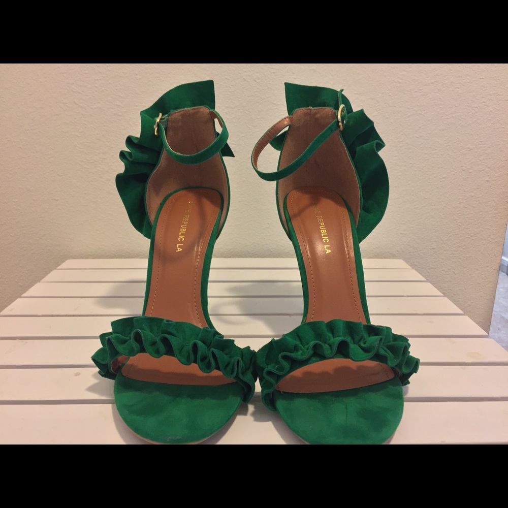 Shoe Republic Green Ruffle Heels - Picture 2 of 8